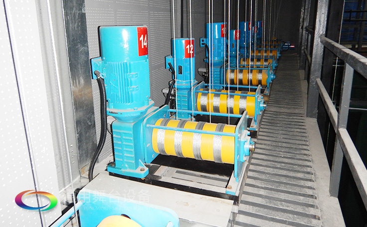 舞臺大幕舞臺阻燃幕布m.bjhht.com 、二、三道幕等分割表演區域，移換場景不間斷