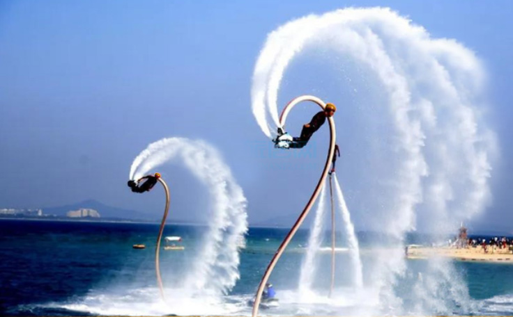 通用舞臺承建藍騎士水運動中心演藝舞臺機械、燈光及舞臺幕布建設