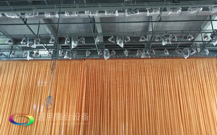 深圳濱海旅游度假區kaisa金沙灣雪域廣場舞臺阻燃幕布、舞臺燈光等項目！促進旅游、文化融合發展，帶動服務產業整體轉型升級！