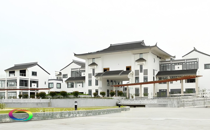 戴南文化藝術(shù)中心禮堂舞臺(tái)設(shè)備、舞臺(tái)阻燃幕布全面升級(jí) 賦能多元藝術(shù)呈現(xiàn)