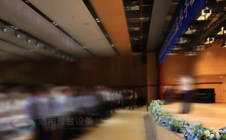 助力漢開書院文化活動高效呈現，彰顯企業教育場景服務實力！南京漢開書院舞臺阻燃幕布、大幕對開項目